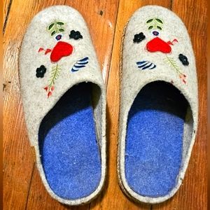 Clog-style Felt Slipper